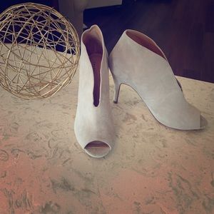 Halogen peep toe booties,7.5,gray,NWOT,3 3/4” heel